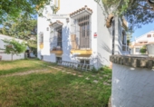 Chalet independiente con terreno en venta en Punta Umbría ref: TR234283 foto