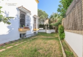 Chalet independiente con terreno en venta en Punta Umbría ref: TR234283 foto