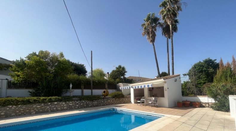 Sevilla - Lora de Estepa - 674m2