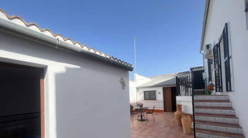 Sevilla - Lora de Estepa - 674m2