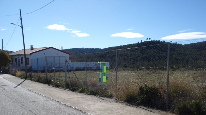 Albacete - Aýna - 1968m2
