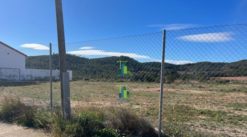Albacete - Aýna - 1968m2