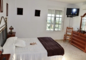 Chalet independiente con terreno en venta en Benajarafe ref: TR202491 foto