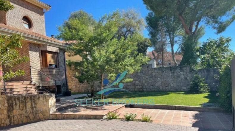 Comunidad de Madrid - Camarma de Esteruelas - 573m2