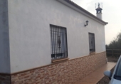 Xalet independent amb terreny en venda a Còrdova ref.: TR284302 foto