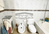 Отдельно стоящий дом с участком на продажу в городе Кордова. Фото