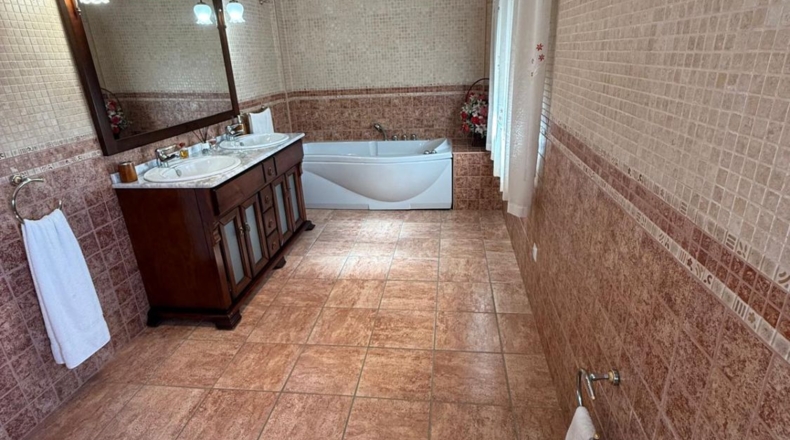 Almería - Alcolea - 350m2