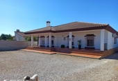 Xalet independent amb terreny en venda a La Carlota ref.: TR338792 foto