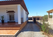 Xalet independent amb terreny en venda a La Carlota ref.: TR338792 foto