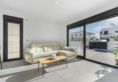 Chalet independiente con terreno en venta en Daya Nueva ref: TR187274 foto