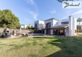 Chalet independiente con terreno en venta en Calvià ref: TR188265 foto
