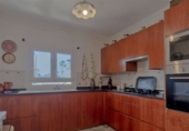 Отдельно стоящий дом с участком на продажу в городе Les Palmeres. Фото