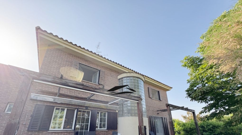 Salamanca - Santa Marta de Tormes - 951m2
