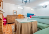 Отдельно стоящий дом с участком на продажу в городе Punta Umbría. Фото