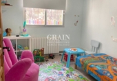 Отдельно стоящий дом с участком на продажу в городе Альбасете. Фото