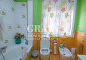Отдельно стоящий дом с участком на продажу в городе Альбасете. Фото