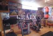 Отдельно стоящий дом с участком на продажу в городе Альбасете. Фото