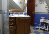Отдельно стоящий дом с участком на продажу в городе Альбасете. Фото