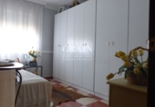 Отдельно стоящий дом с участком на продажу в городе Альбасете. Фото