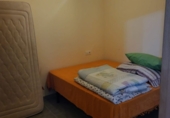 Дом с участком на продажу в городе Гранха-де-Торреермоса. Фото
