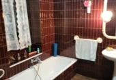 Дом с участком на продажу в городе Гранха-де-Торреермоса. Фото