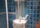 Дом с участком на продажу в городе Гранха-де-Торреермоса. Фото
