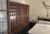 Дом с участком на продажу в городе Гранха-де-Торреермоса. Фото