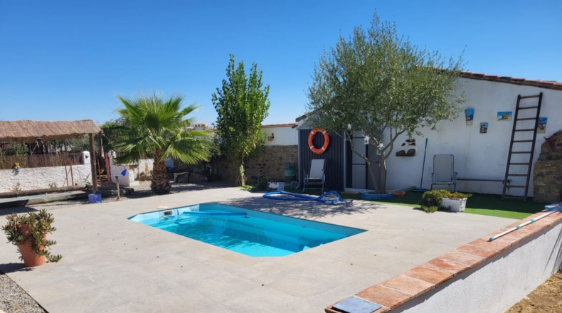 Badajoz - Granja de Torrehermosa - 1384m2