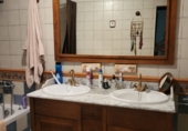Отдельно стоящий дом с участком на продажу в городе Гранха-де-Торреермоса. Фото