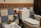 Отдельно стоящий дом с участком на продажу в городе Гранха-де-Торреермоса. Фото