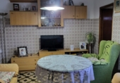 Дом с участком на продажу в городе Гранха-де-Торреермоса. Фото