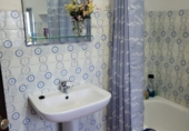 Дом с участком на продажу в городе Гранха-де-Торреермоса. Фото