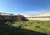 Дом с участком на продажу в городе Гранха-де-Торреермоса. Фото