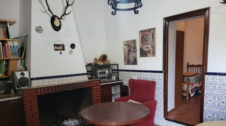 Badajoz - Azuaga - 37620m2