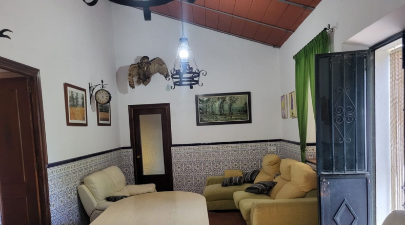 Badajoz - Azuaga - 37620m2