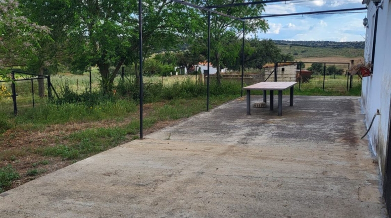 Badajoz - Azuaga - 37620m2