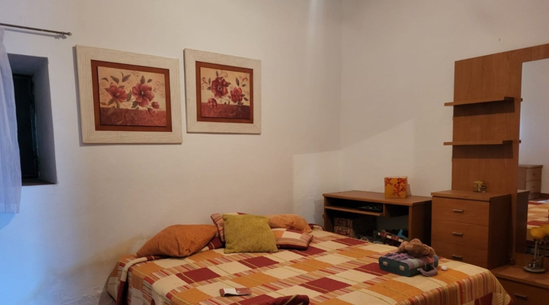 Badajoz - Azuaga - 37620m2