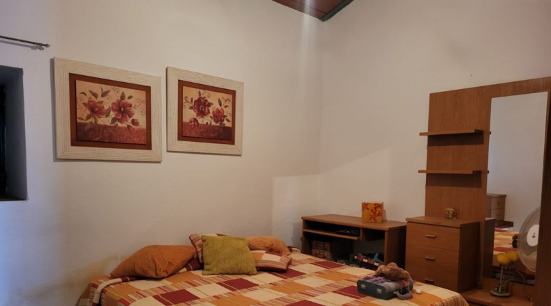 Badajoz - Azuaga - 37620m2