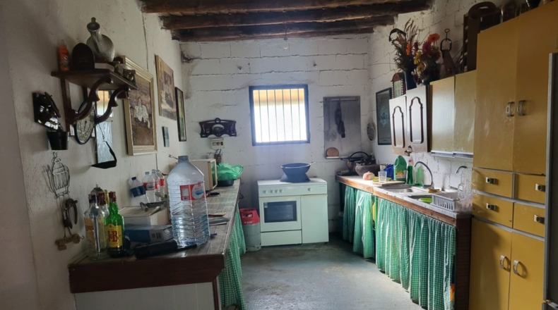 Badajoz - Azuaga - 37620m2