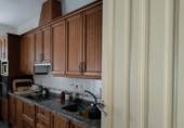 Отдельно стоящий дом с участком на продажу в городе Гранха-де-Торреермоса. Фото