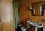 Отдельно стоящий дом с участком на продажу в городе Гранха-де-Торреермоса. Фото