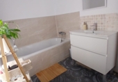 Дом с участком на продажу в городе Гранха-де-Торреермоса. Фото