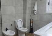 Дом с участком на продажу в городе Azuaga. Фото