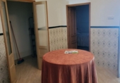 Дом с участком на продажу в городе Гранха-де-Торреермоса. Фото