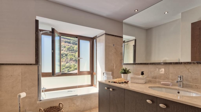 Málaga - Estepona - 1105m2