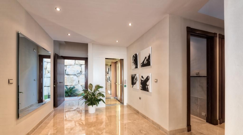 Málaga - Estepona - 1105m2