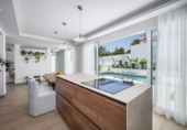 Xalet independent amb terreny en venda a Marbella ref.: TR188186 foto