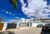 Xalet independent amb terreny en venda a Marbella ref.: TR108493 foto