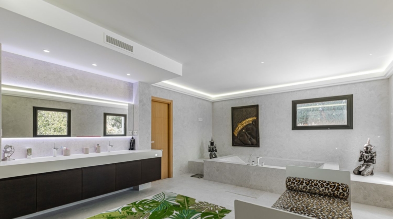Malaga - Estepona - 20000m2