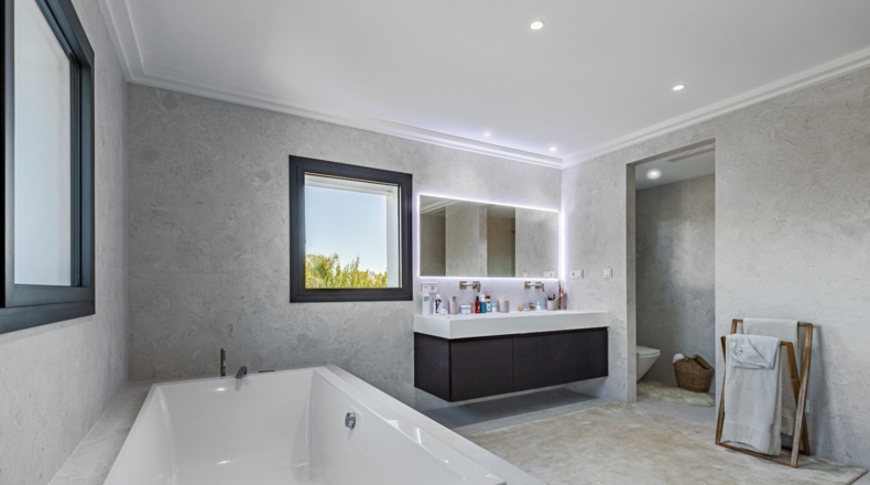 Malaga - Estepona - 20000m2
